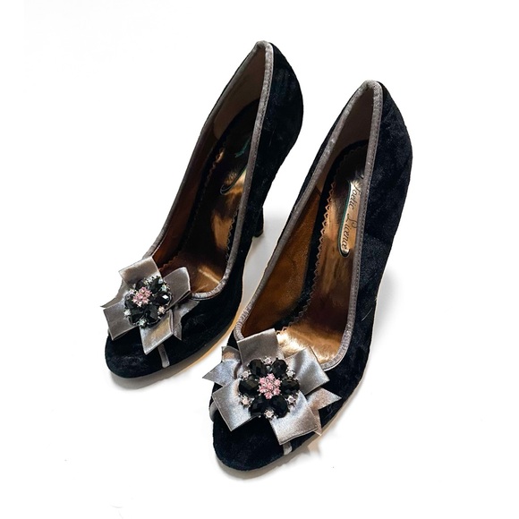 Poetic License Dazzling2 Black Crushed Velvet Peep Toe Rhinestone High Heels - Picture 1 of 10